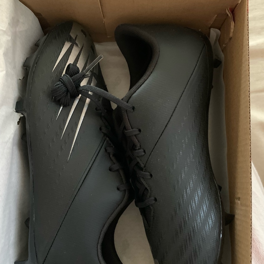 New Balance Furon kid’s soccer cleats, 4.5 wide